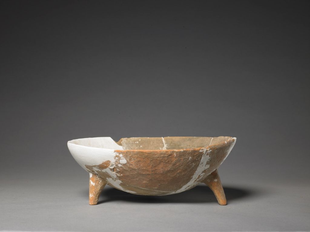 图片[1]-Cishan culture red pottery three-legged bowl-China Archive